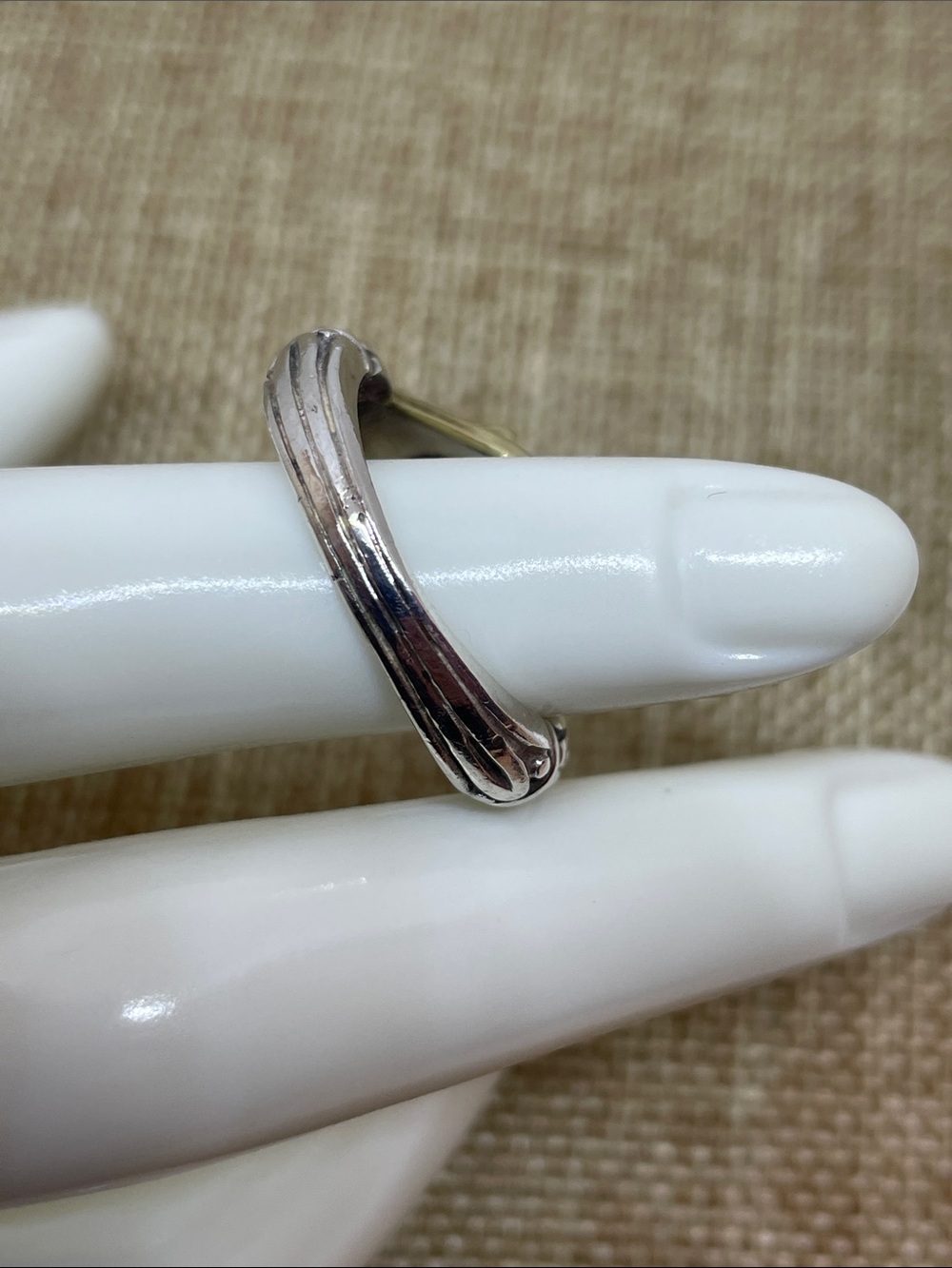 Vintage Lagos Caviar Arcadian Amethyst, Sterling Silver and 18k Gold Ring, 8 1/4 - Picture 4 of 10